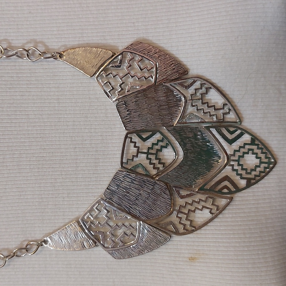 ZAD Silver Tone Southwest Style Cutout Bib Necklace - Picture 2 of 6